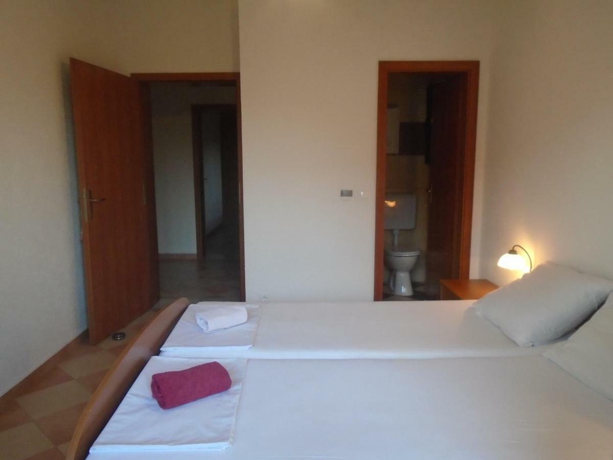 Apartments Sveti Anton Orebic Luaran gambar